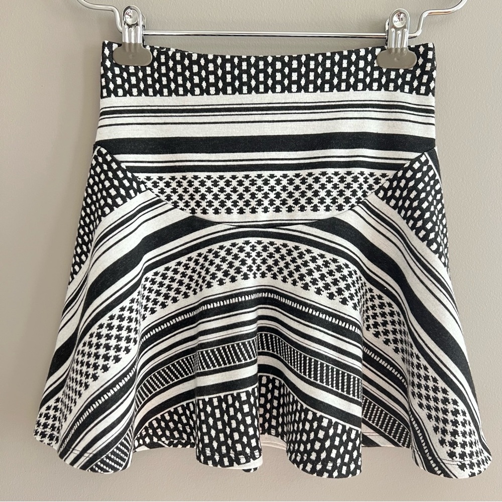 Black and White Print Mini Skirt Size Small